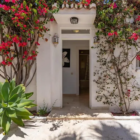 Beautiful La Caracola Heated Pool Puerto Banus Villa