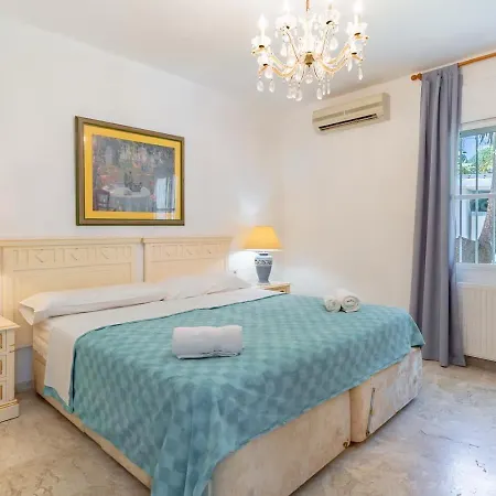 Beautiful La Caracola Heated Pool Puerto Banus Villa Marbella