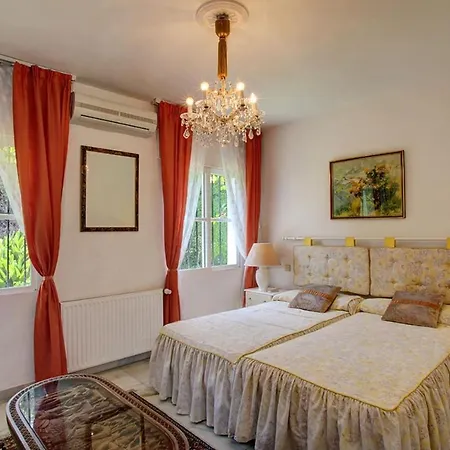 Villa Beautiful La Caracola Heated Pool Puerto Banus *