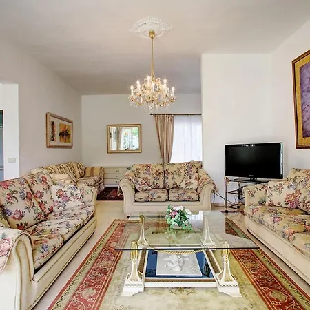 Beautiful La Caracola Heated Pool Puerto Banus Villa Marbella