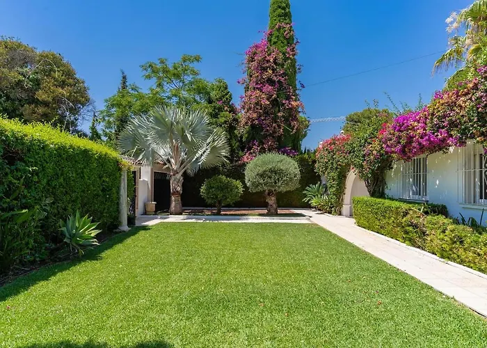 Beautiful La Caracola Heated Pool Puerto Banus