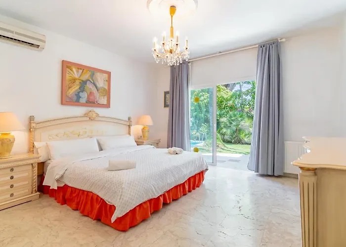 Beautiful La Caracola Heated Pool Puerto Banus Marbella