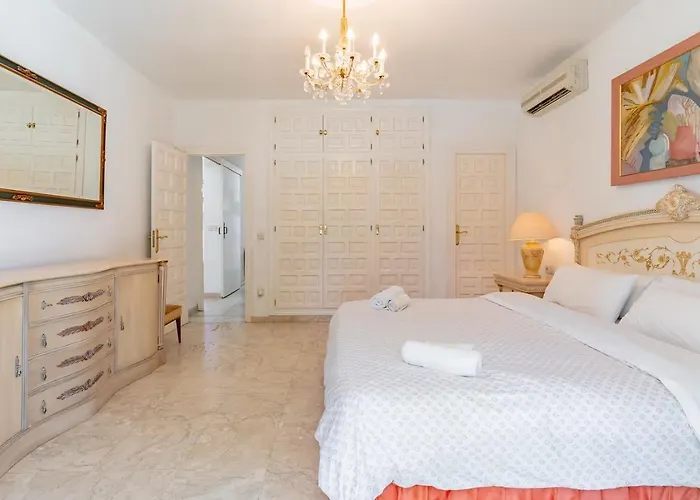 Beautiful La Caracola Heated Pool Puerto Banus Vila *