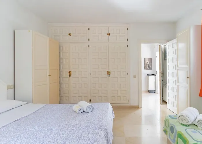 Beautiful La Caracola Heated Pool Puerto Banus *