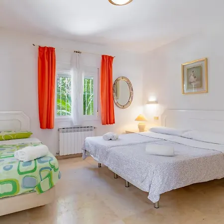 Beautiful La Caracola Heated Pool Puerto Banus Villa