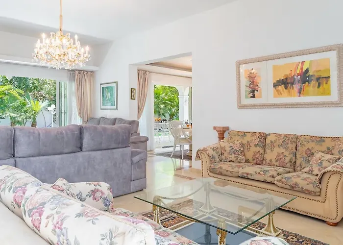 Beautiful La Caracola Heated Pool Puerto Banus