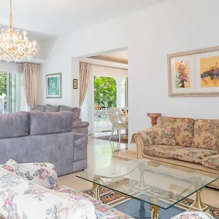 Beautiful La Caracola Heated Pool Puerto Banus